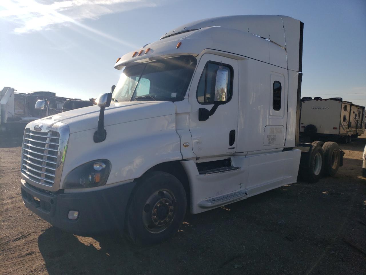 Lot #3278909041 2016 FREIGHTLINER CASCADIA 1