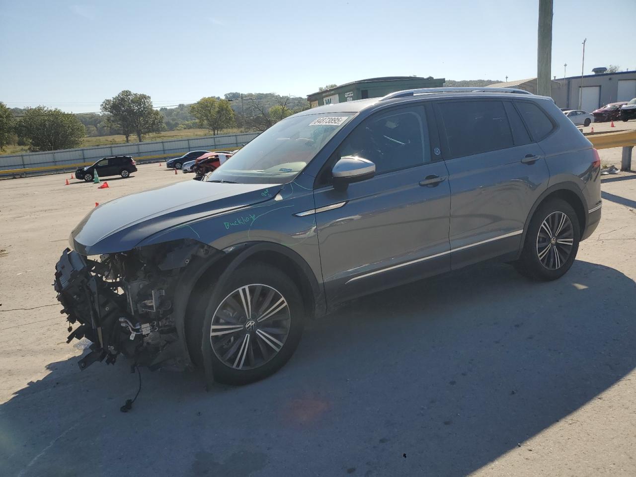 Lot #3279841313 2024 VOLKSWAGEN TIGUAN WOL