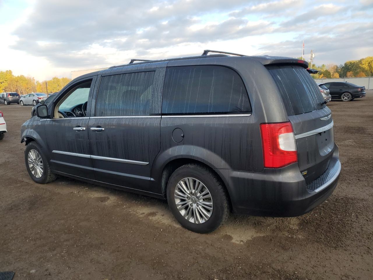 CHRYSLER TOWN & COUNTRY TOURING L