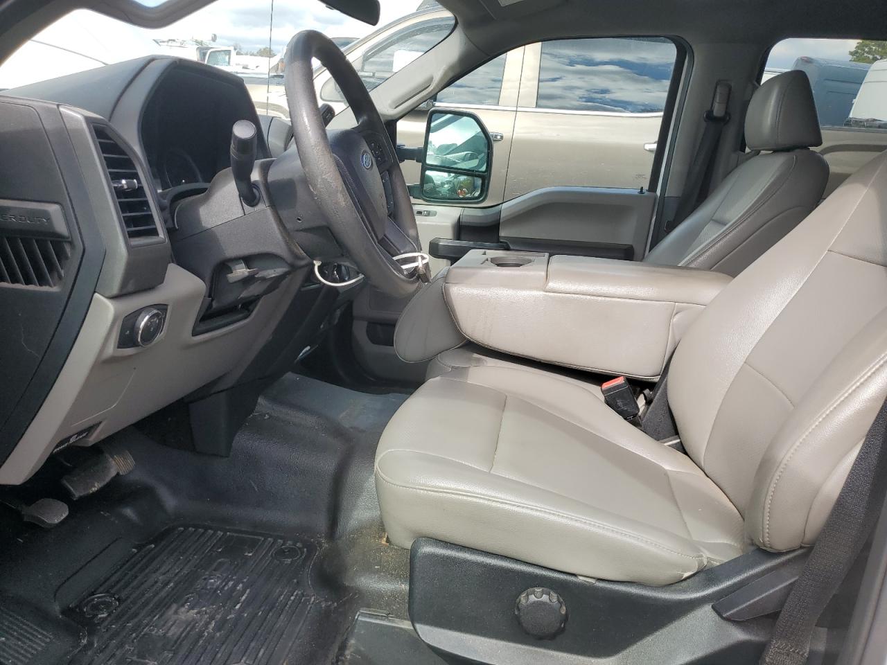 FORD F-350 SUPER DUTY