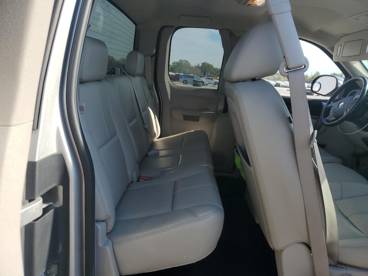 CHEVROLET SILVERADO C1500 LT