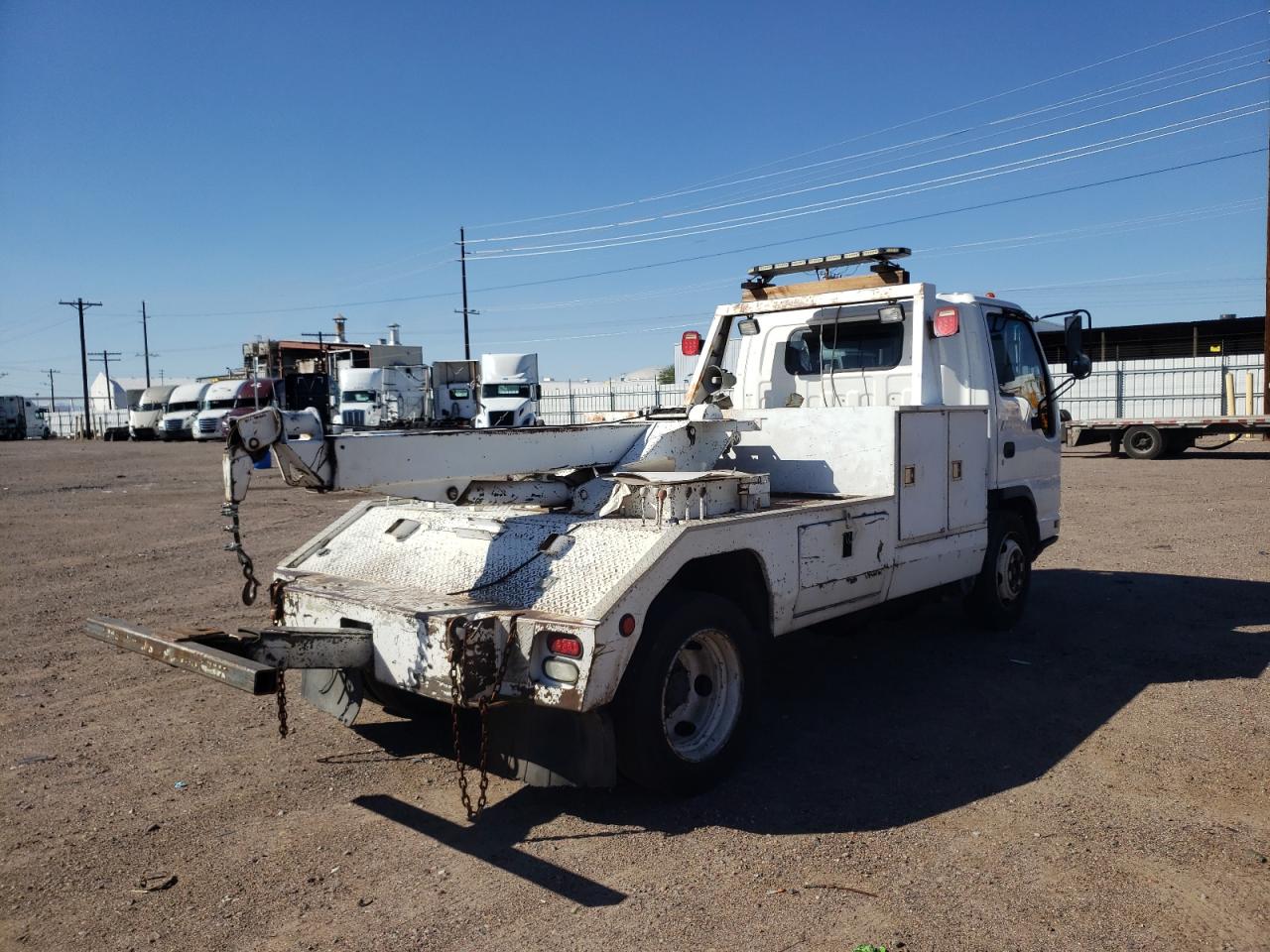 Lot #3269013068 2006 ISUZU NQR