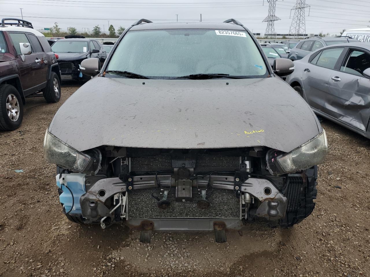 MITSUBISHI OUTLANDER SE