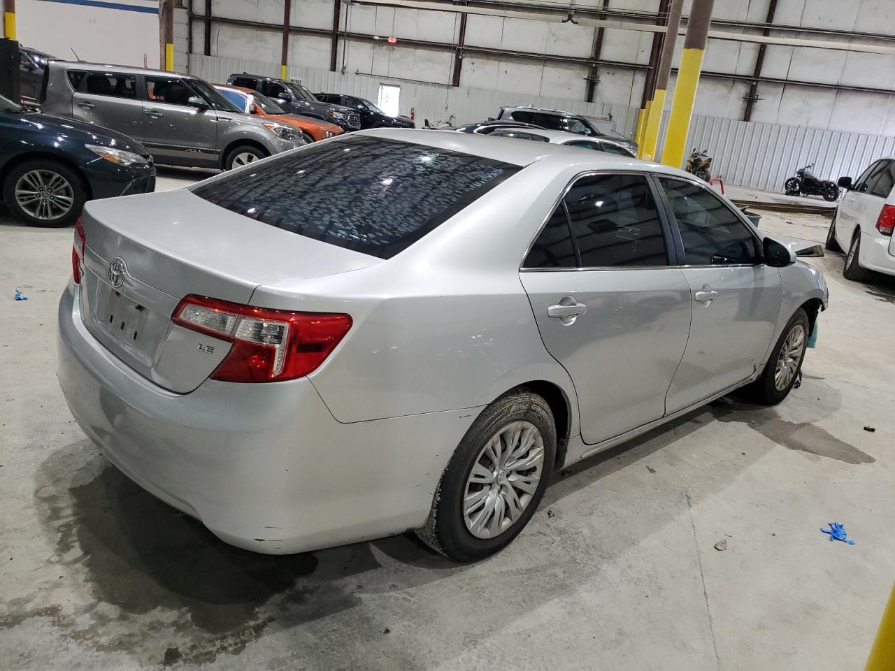 TOYOTA CAMRY BASE