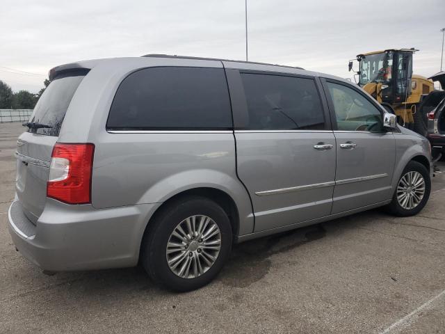 2016 CHRYSLER TOWN & COU - 2C4RC1CG3GR261121