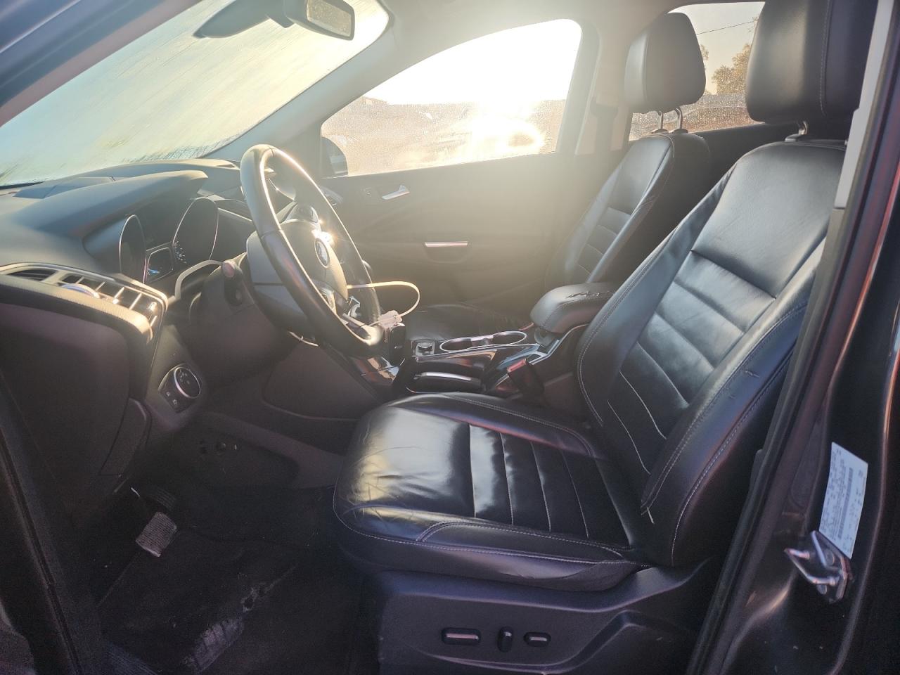 FORD ESCAPE TITANIUM