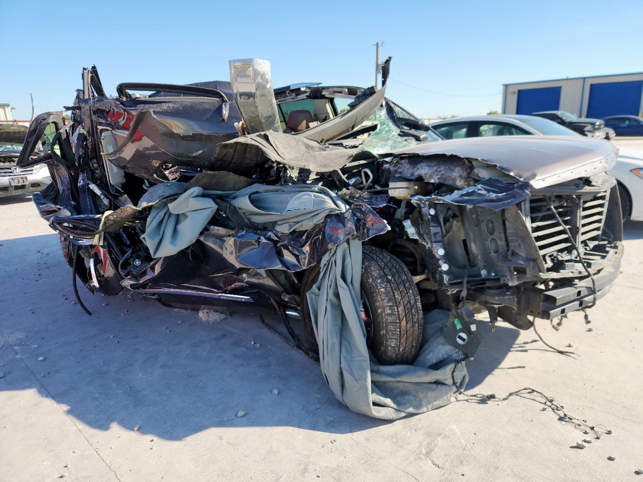 CADILLAC ESCALADE ESV LUXURY