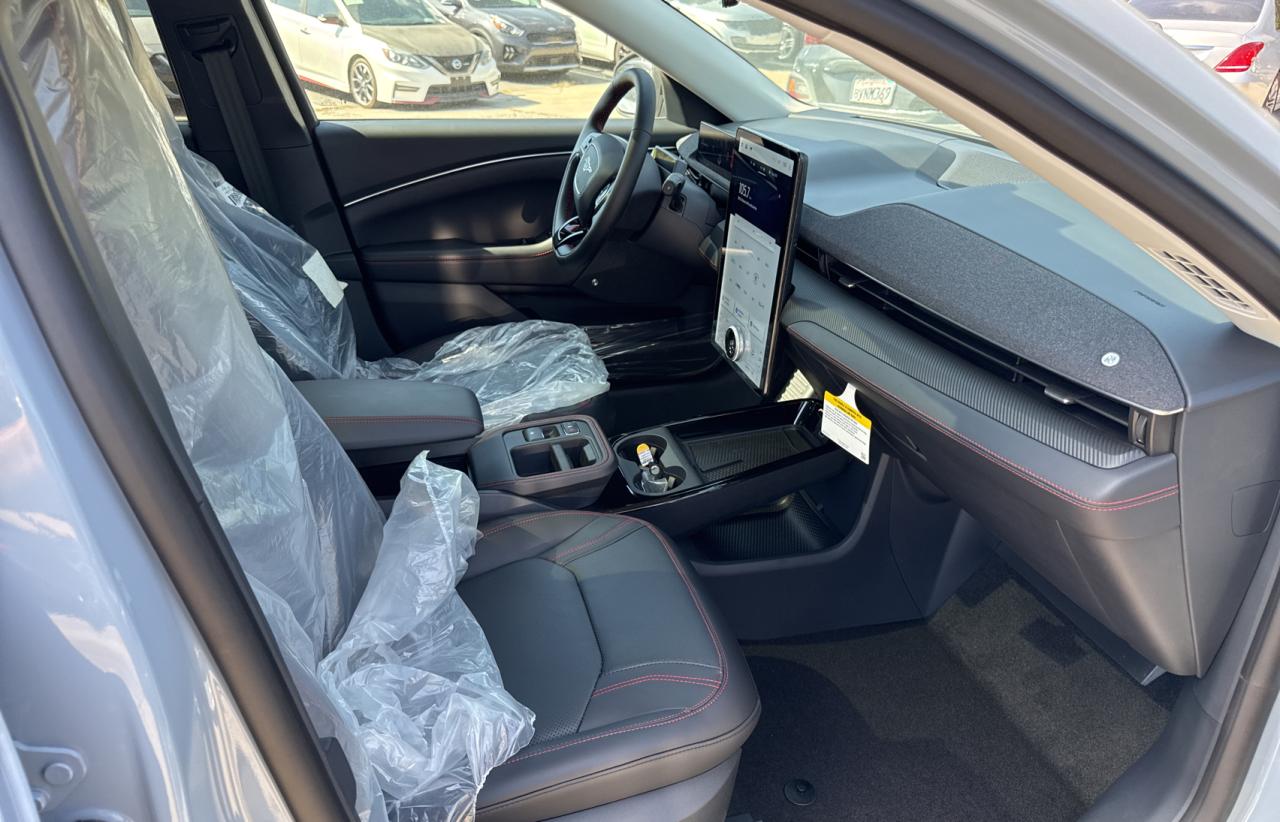 FORD MUSTANG PREMIUM