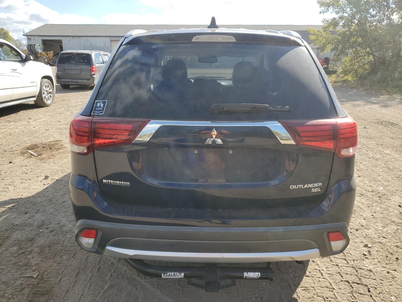 MITSUBISHI OUTLANDER SE