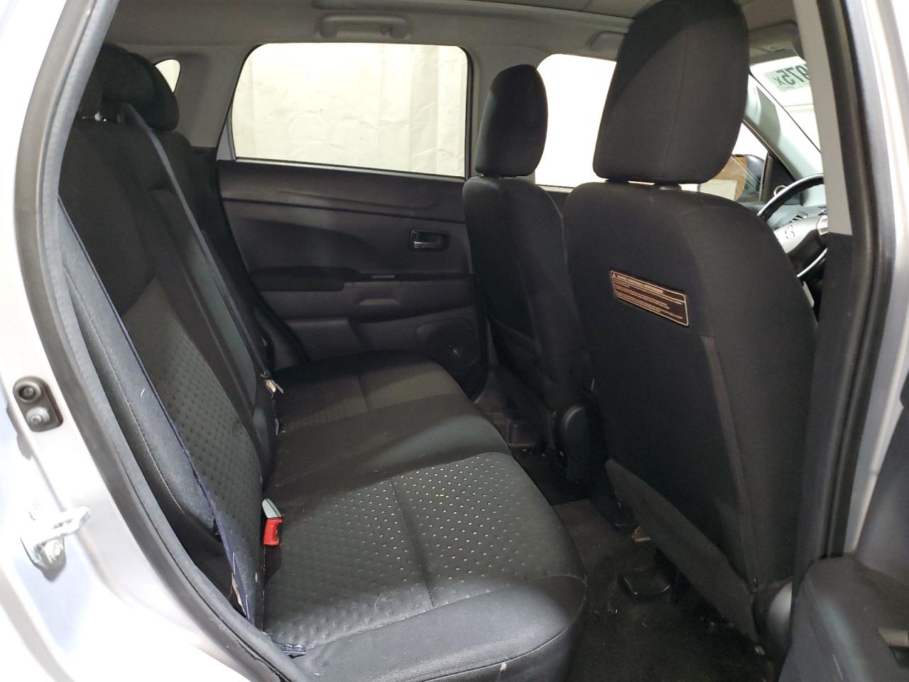 MITSUBISHI OUTLANDER SE