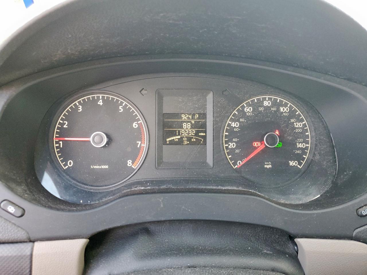 VOLKSWAGEN JETTA BASE