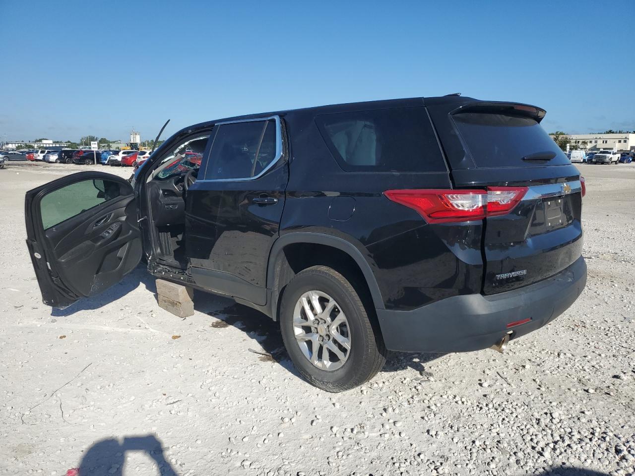 CHEVROLET TRAVERSE LS