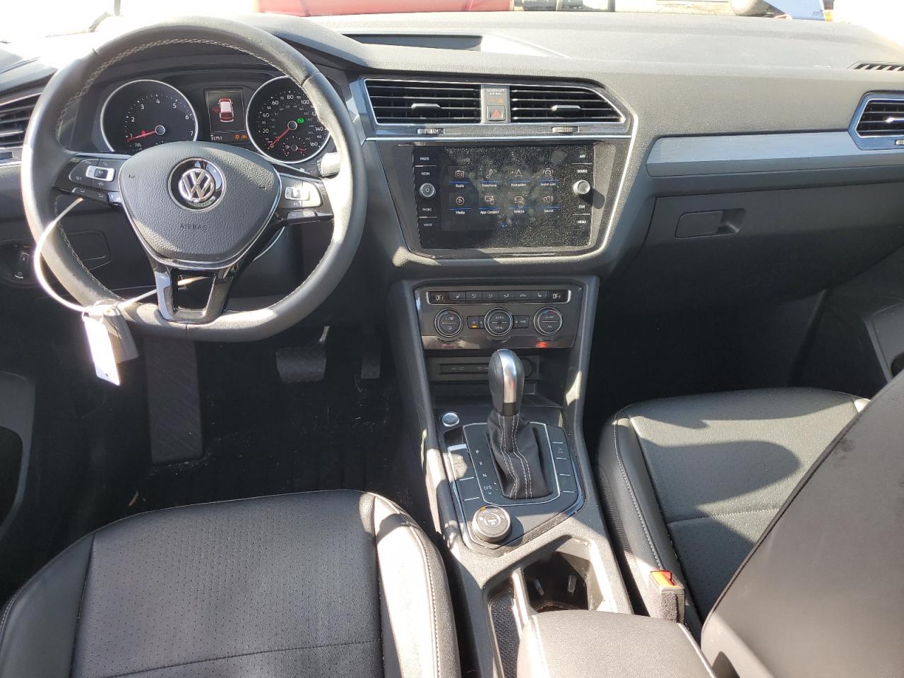 VOLKSWAGEN TIGUAN SE