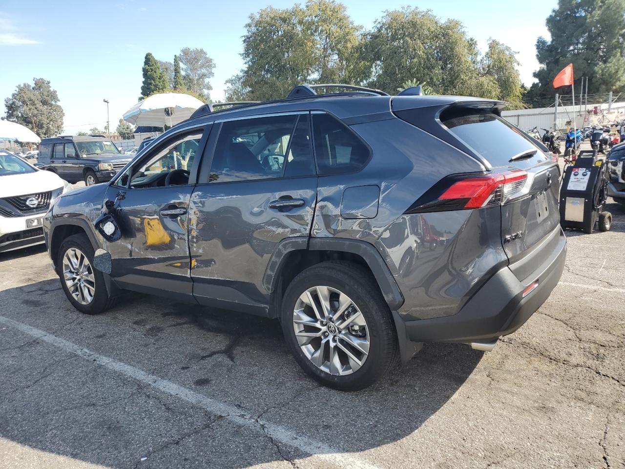 TOYOTA RAV4 XLE PREMIUM