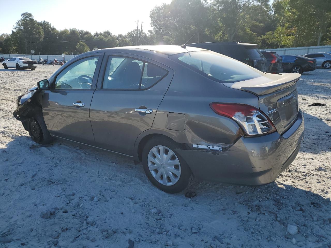 NISSAN VERSA S