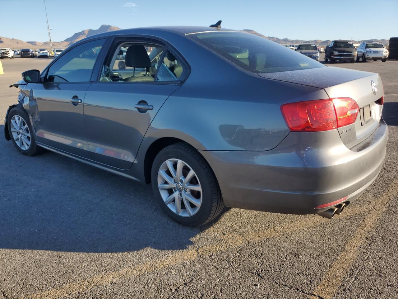 VOLKSWAGEN JETTA SE