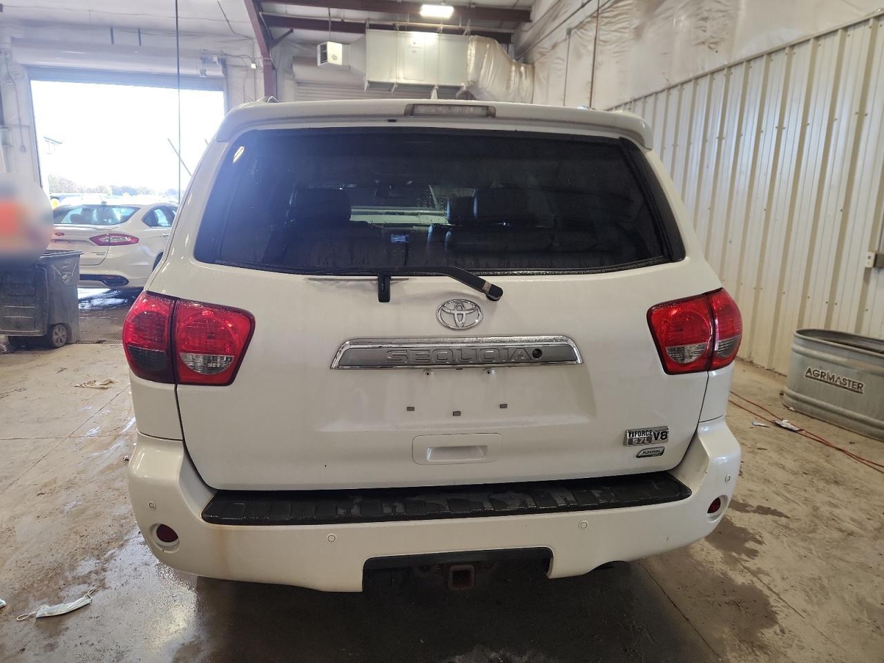 TOYOTA SEQUOIA PLATINUM