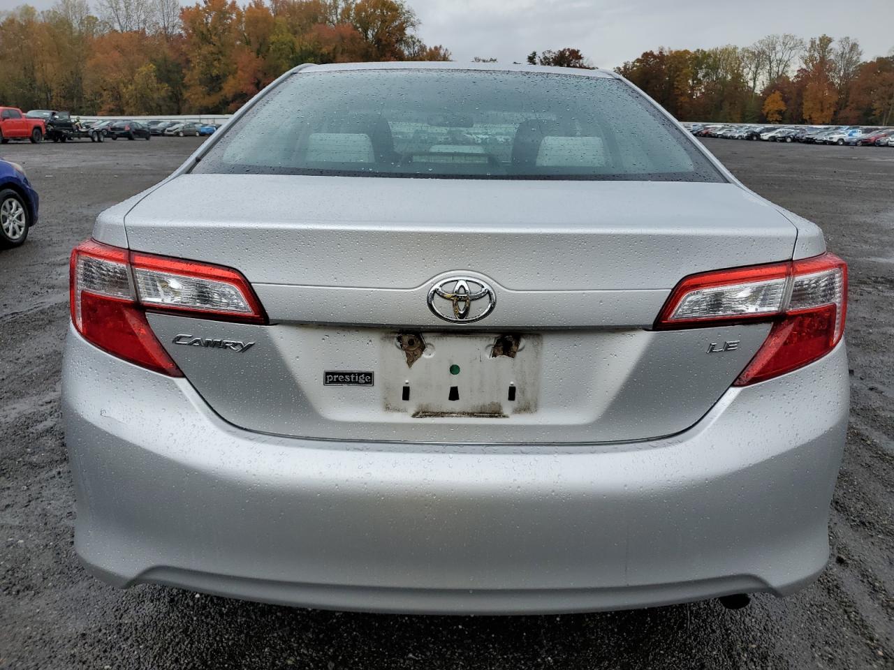 TOYOTA CAMRY BASE
