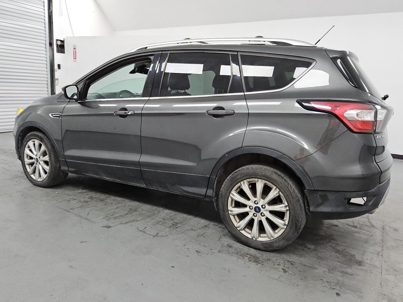 FORD ESCAPE TITANIUM