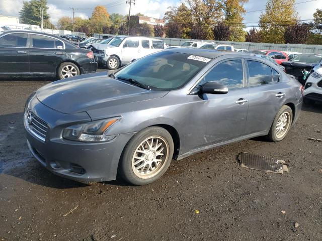NISSAN MAXIMA S