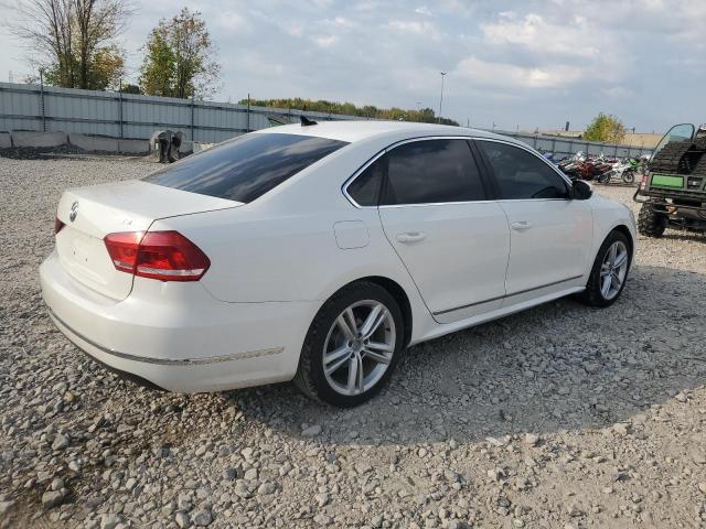 2015 VOLKSWAGEN PASSAT SE 1VWBS7A30FC071272
