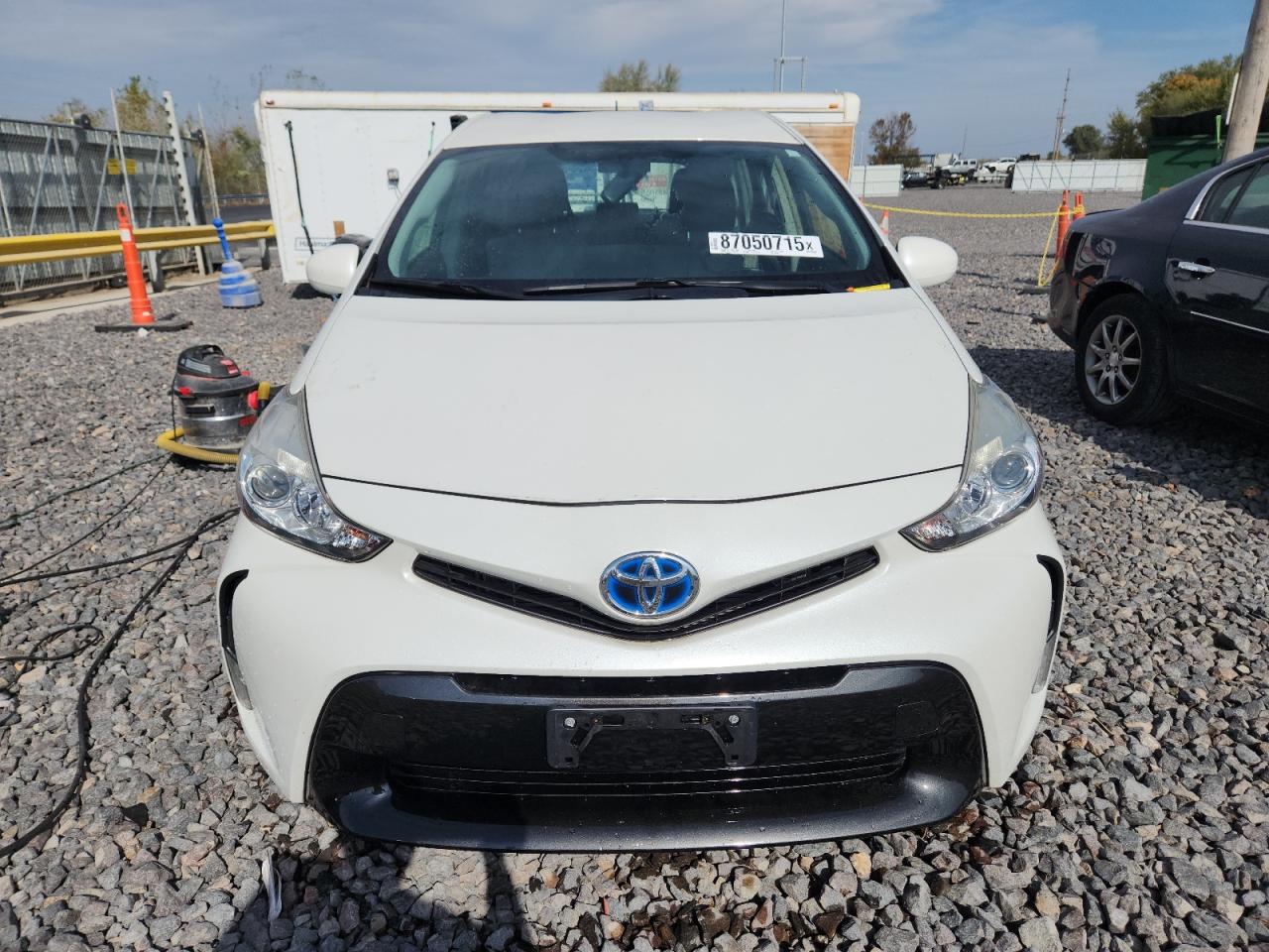 TOYOTA PRIUS V