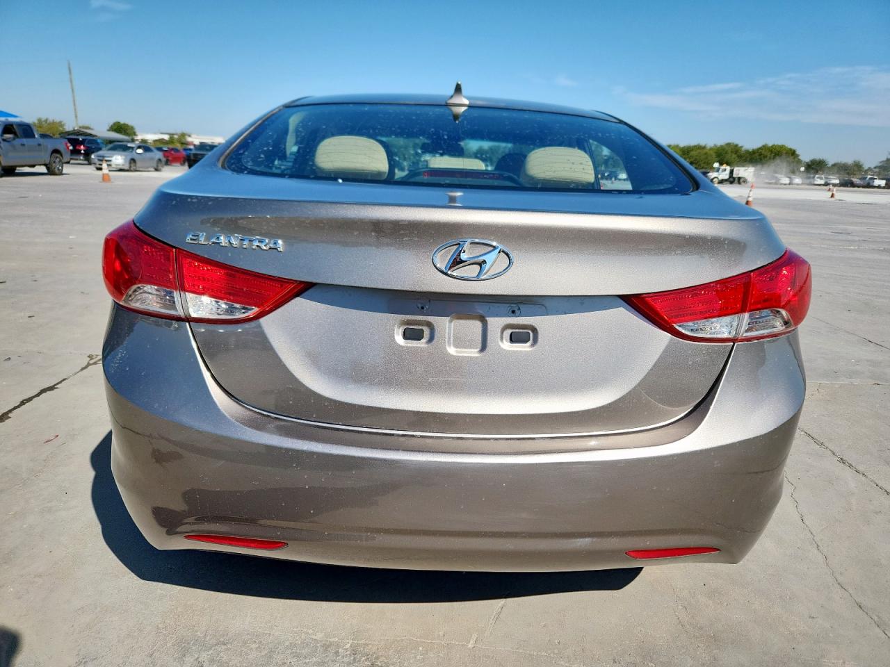 HYUNDAI ELANTRA GLS