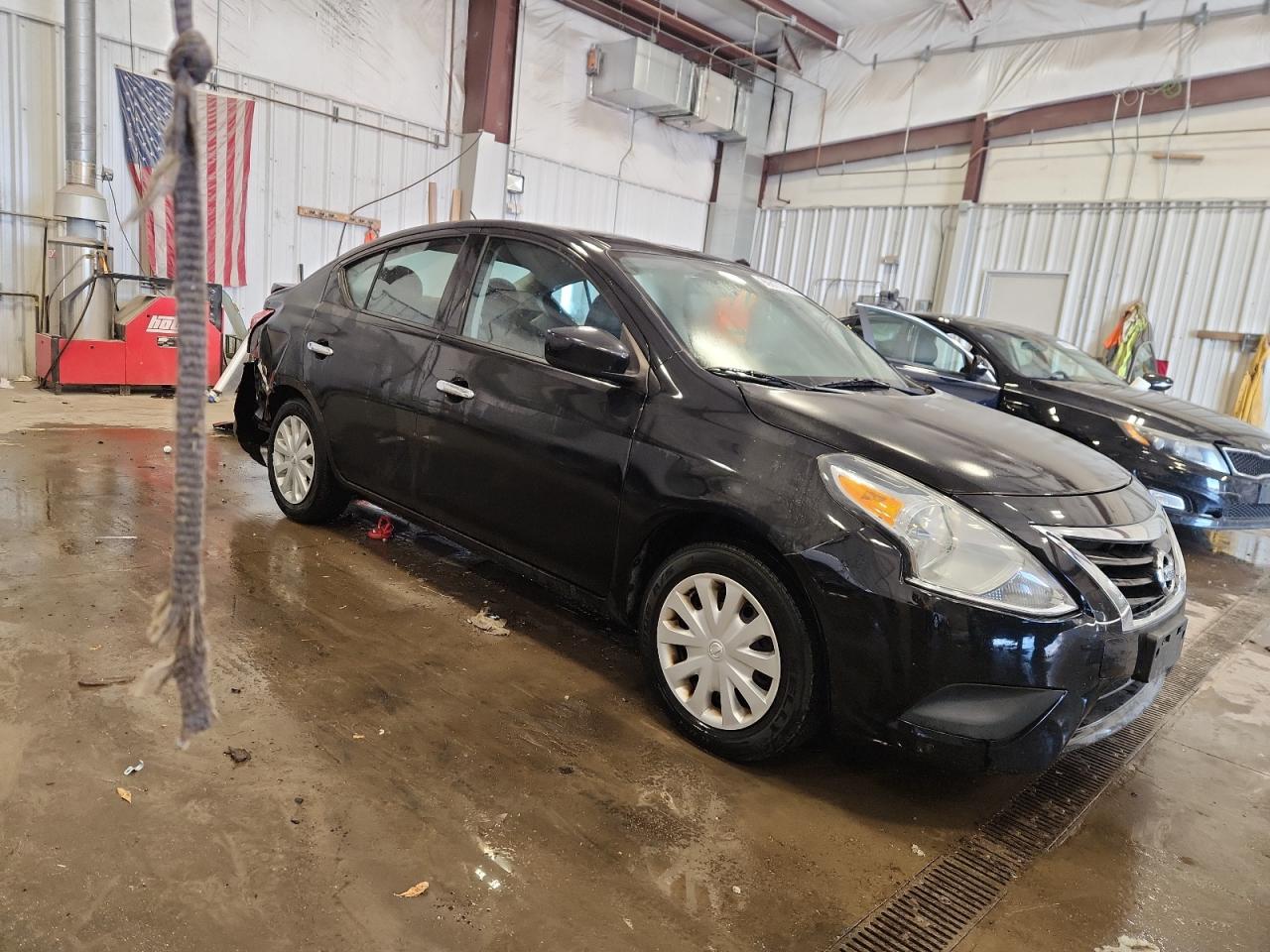 NISSAN VERSA S