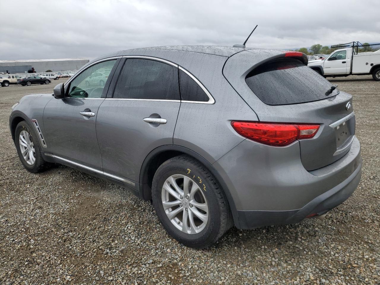 INFINITI QX70