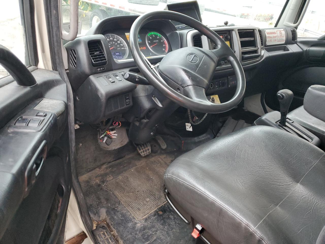 Lot #3276461662 2013 HINO 268