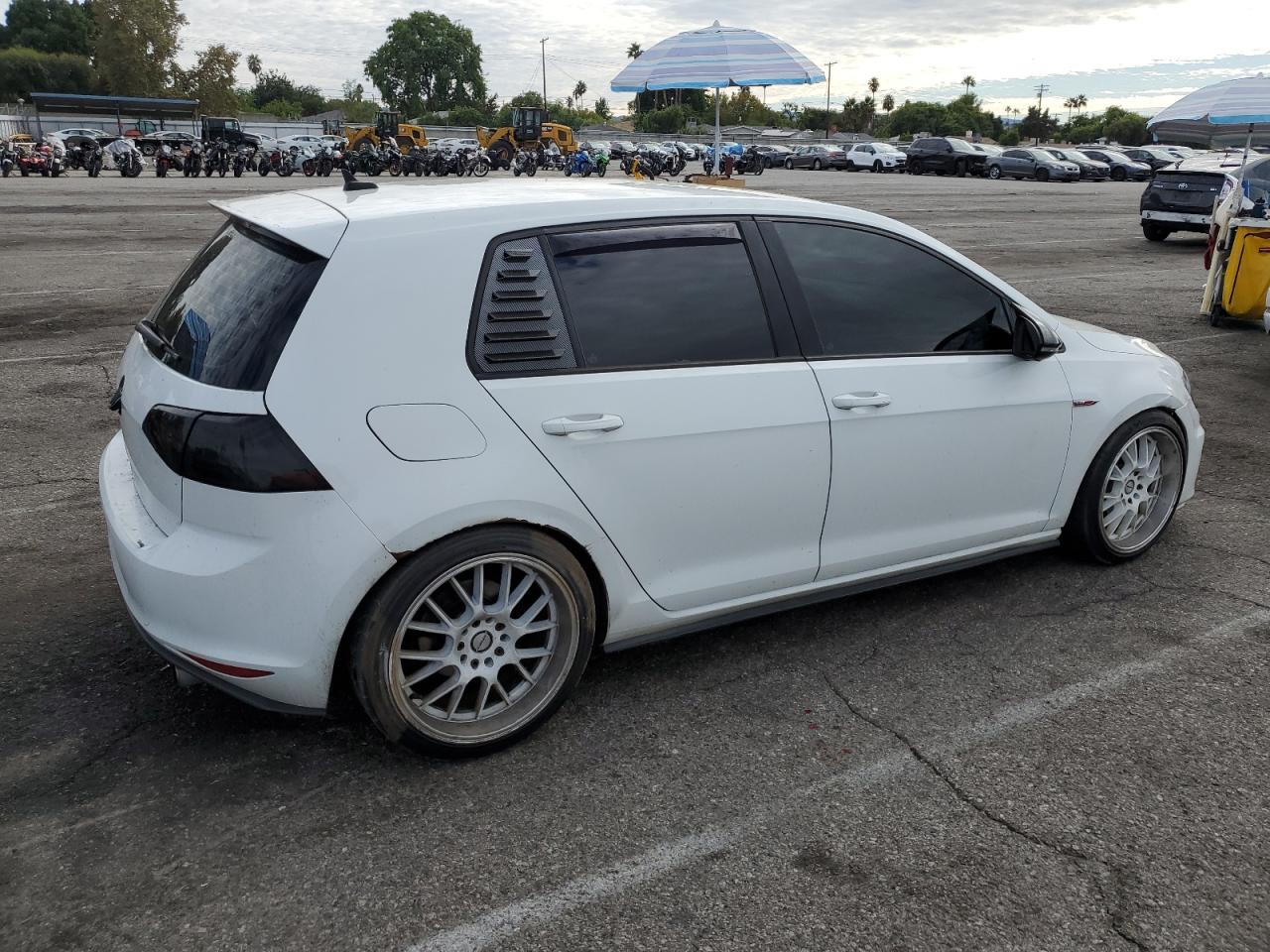 VOLKSWAGEN GOLF GTI S