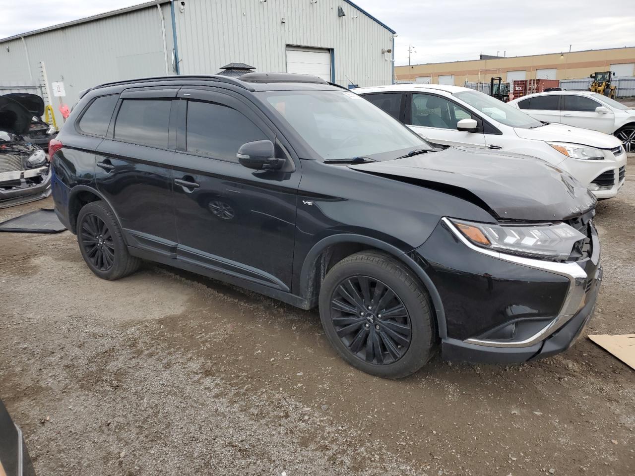 MITSUBISHI OUTLANDER SE