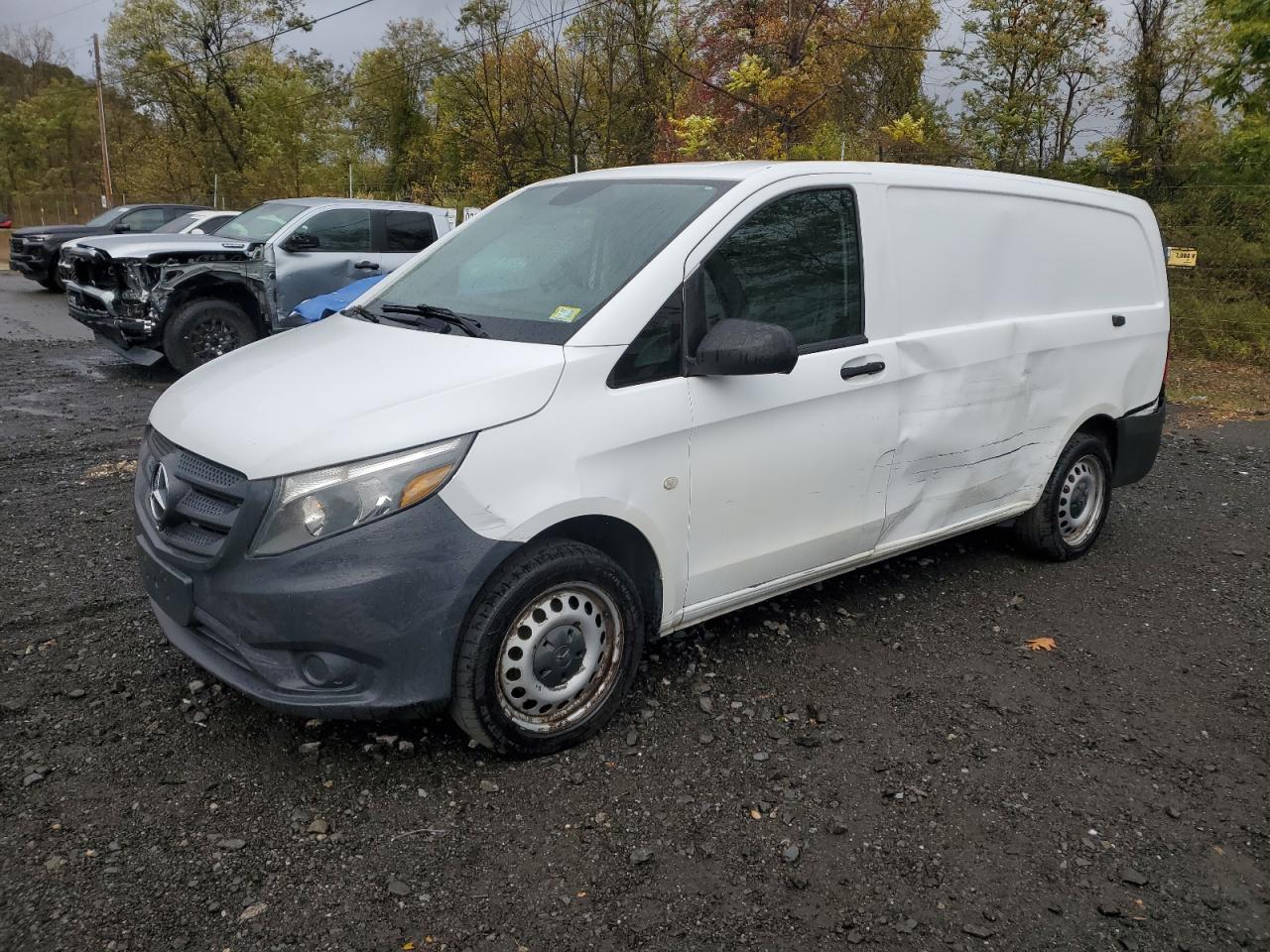 Lot #3280282988 2016 MERCEDES-BENZ METRIS