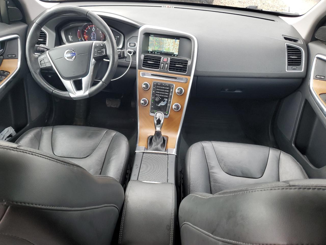 VOLVO XC60 T5 PREMIER