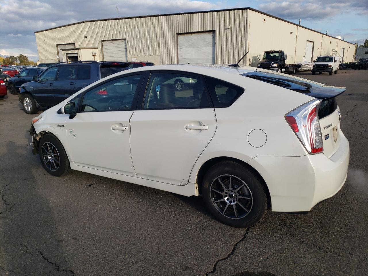 TOYOTA PRIUS