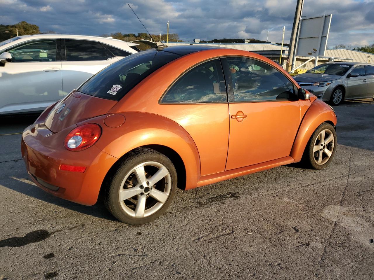 VOLKSWAGEN BEETLE NEW BEETLE
