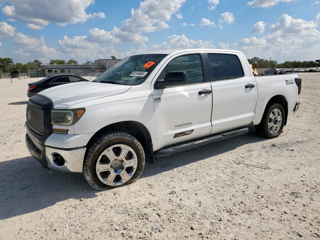 TOYOTA TUNDRA CREWMAX SR5