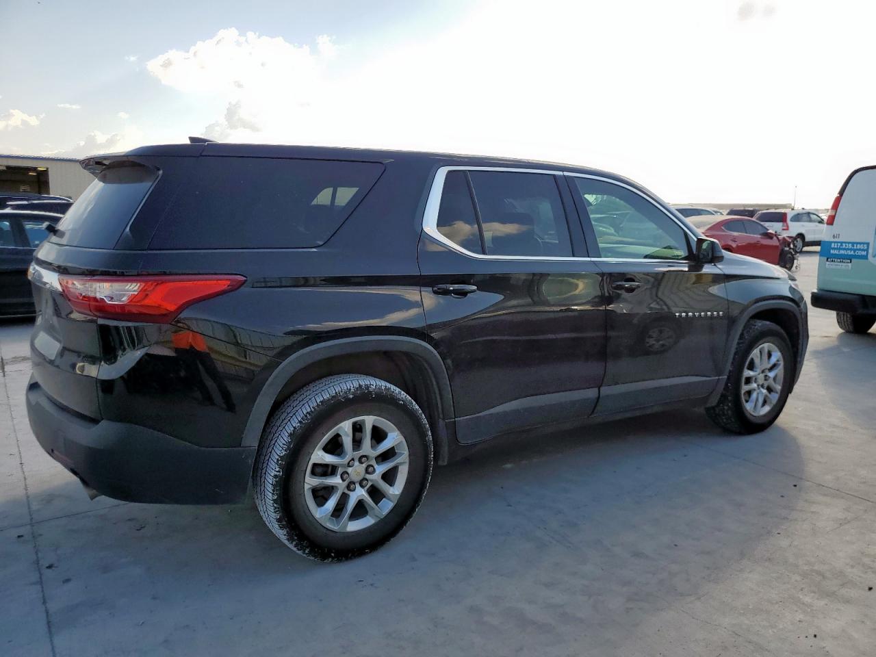 CHEVROLET TRAVERSE LS