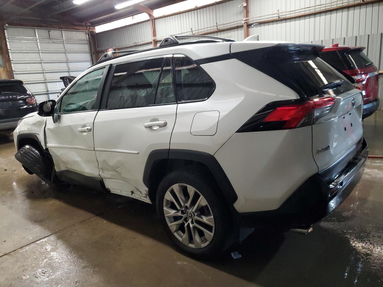 TOYOTA RAV4 XLE PREMIUM