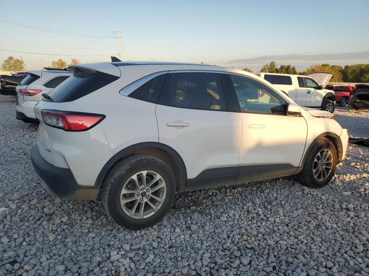 FORD ESCAPE SE