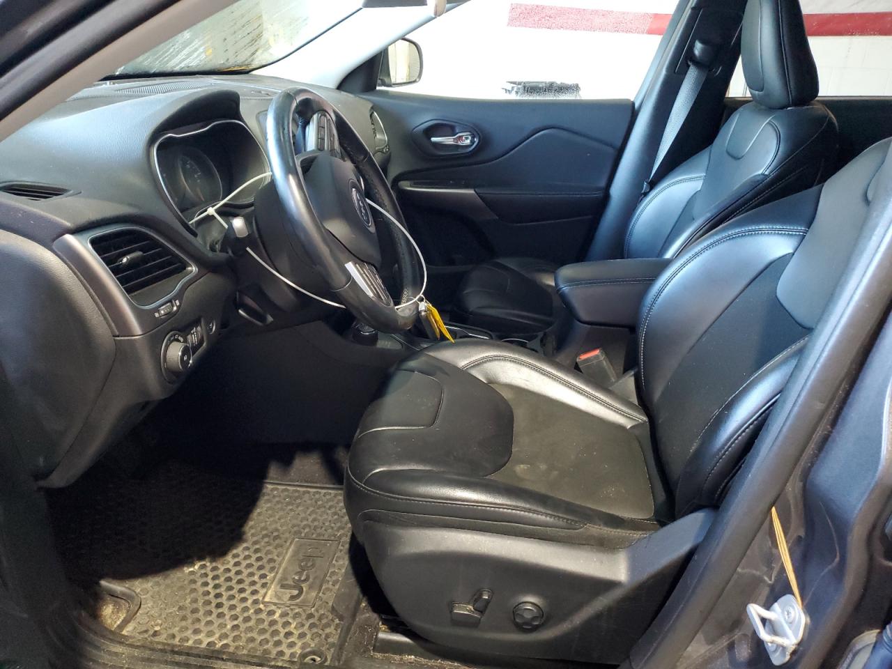 JEEP GRAND CHEROKEE LATITUDE PLUS