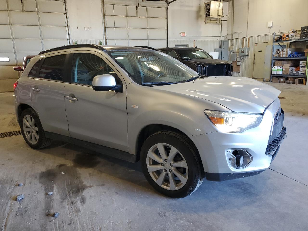 MITSUBISHI OUTLANDER SE