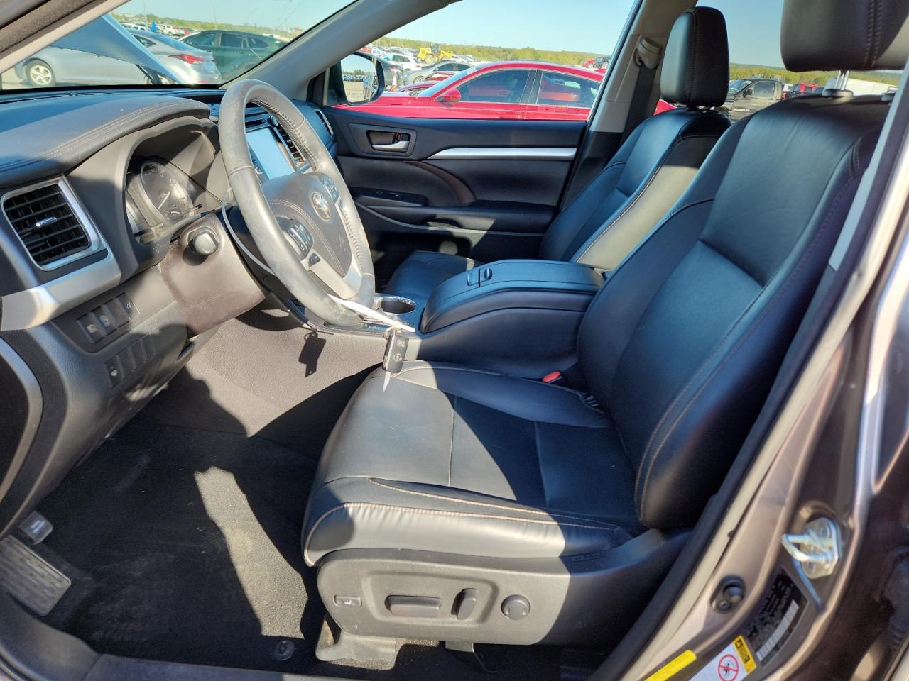 TOYOTA HIGHLANDER SE