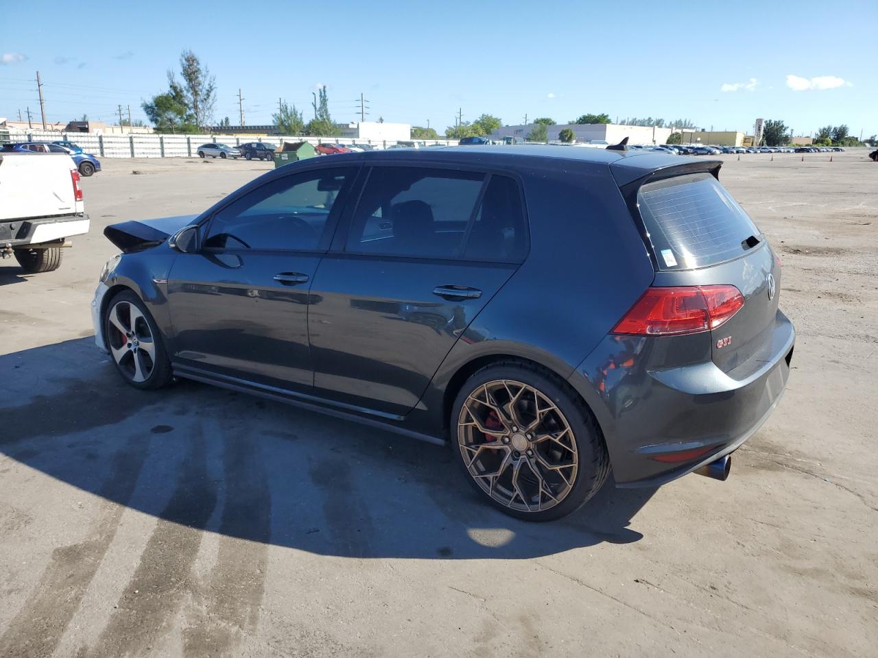 VOLKSWAGEN GOLF GTI