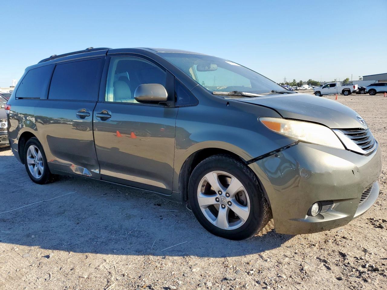 TOYOTA SIENNA XLE