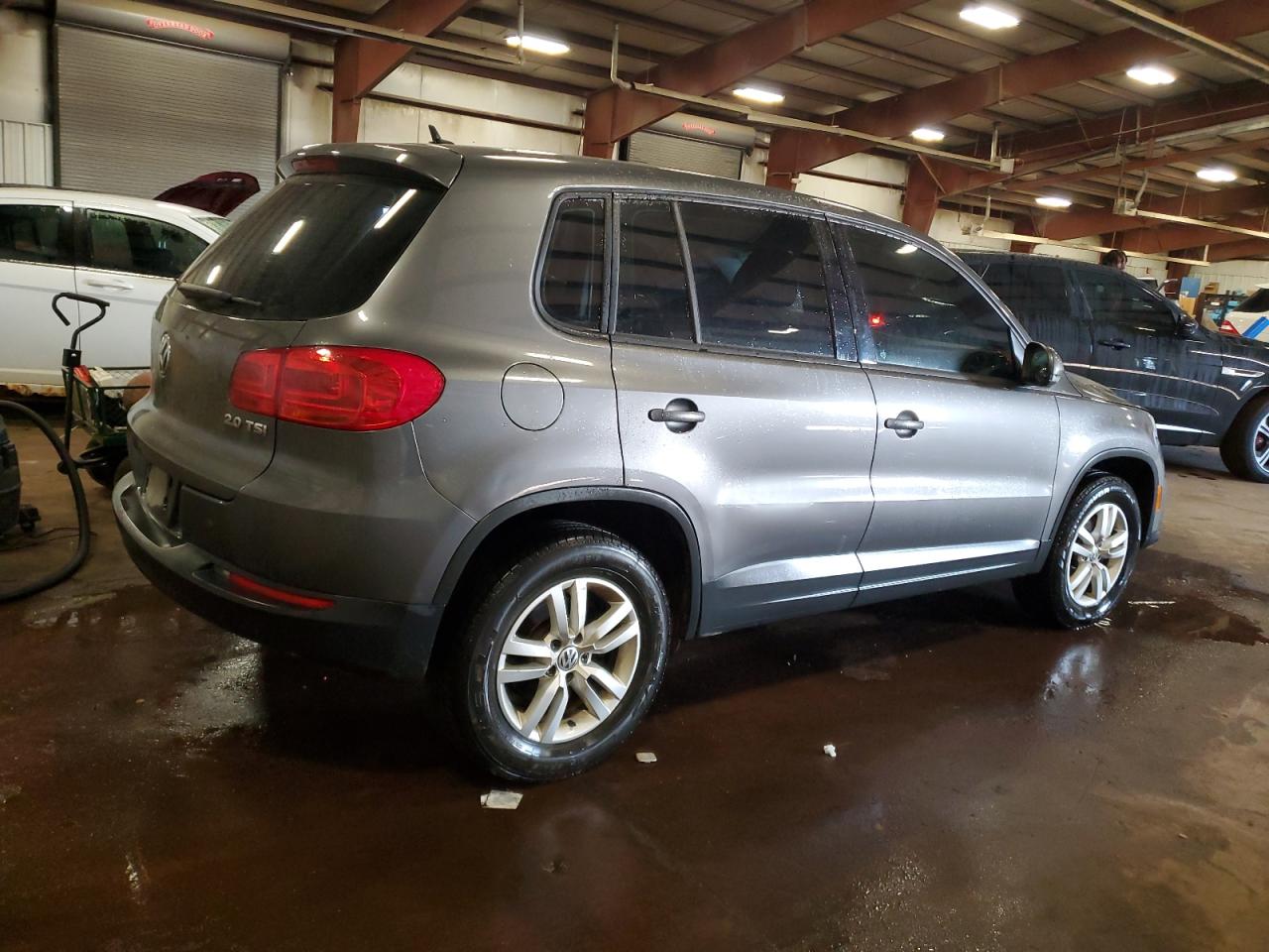 VOLKSWAGEN TIGUAN S