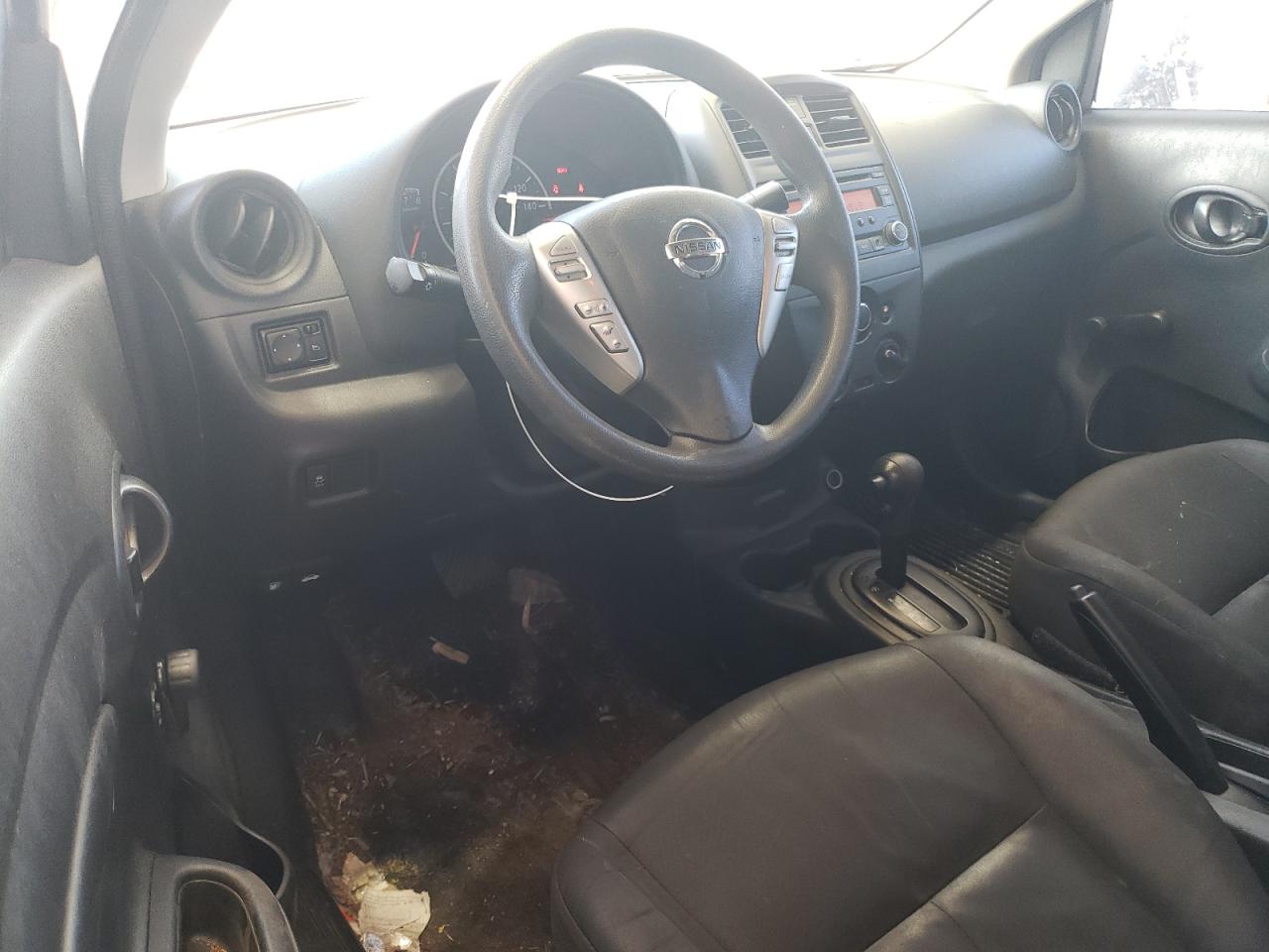 NISSAN VERSA S