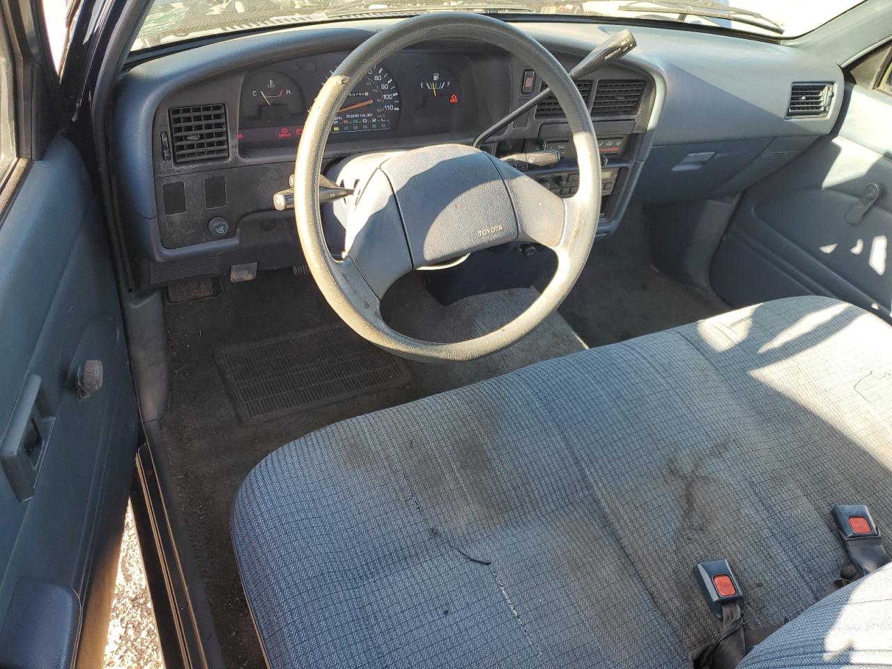 Lot #3291390156 1990 TOYOTA PICKUP 1/2