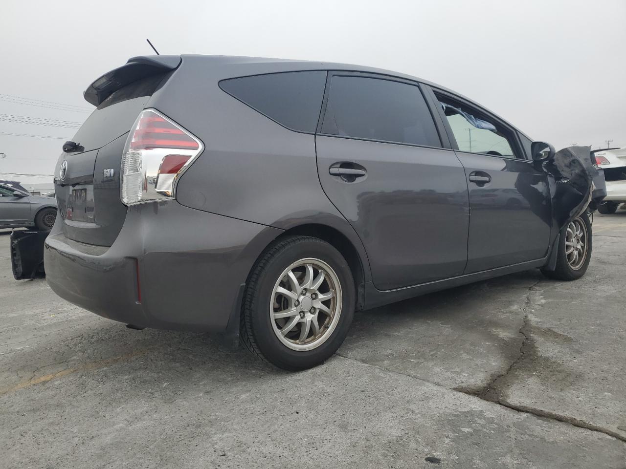 Lot #3317966911 2015 TOYOTA PRIUS V