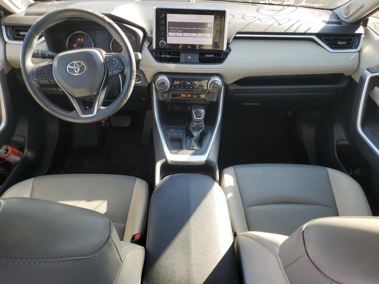 TOYOTA RAV4 XLE PREMIUM